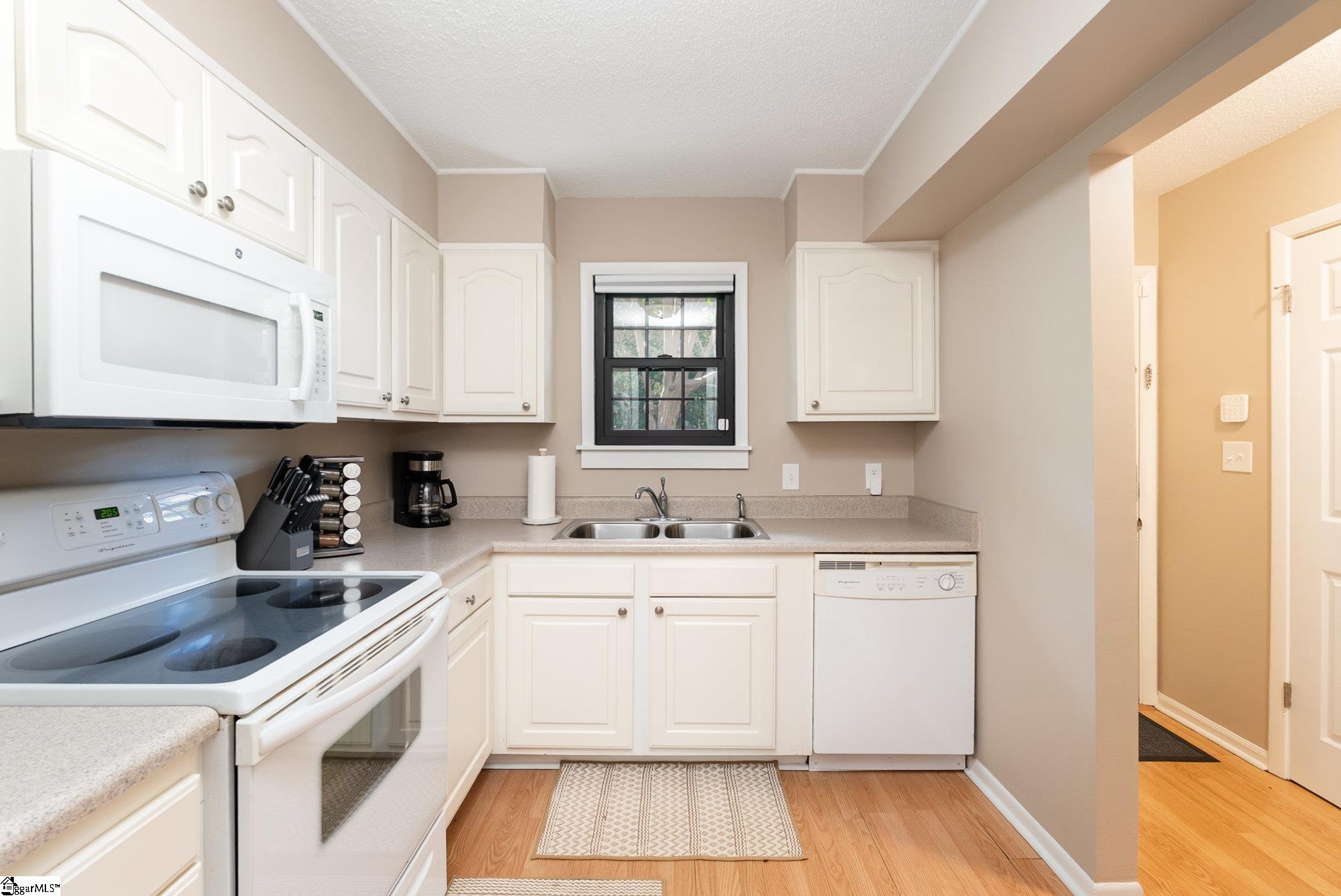812 Reid School Road, Unit 13 Taylors, SC 29687 - Photo 6 of 26 Gallery Image 6