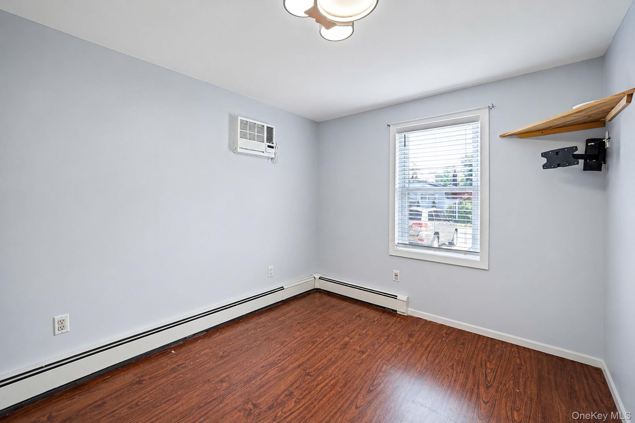 7 Inca Drive Bay Shore, NY 11706 - Photo 15 of 29