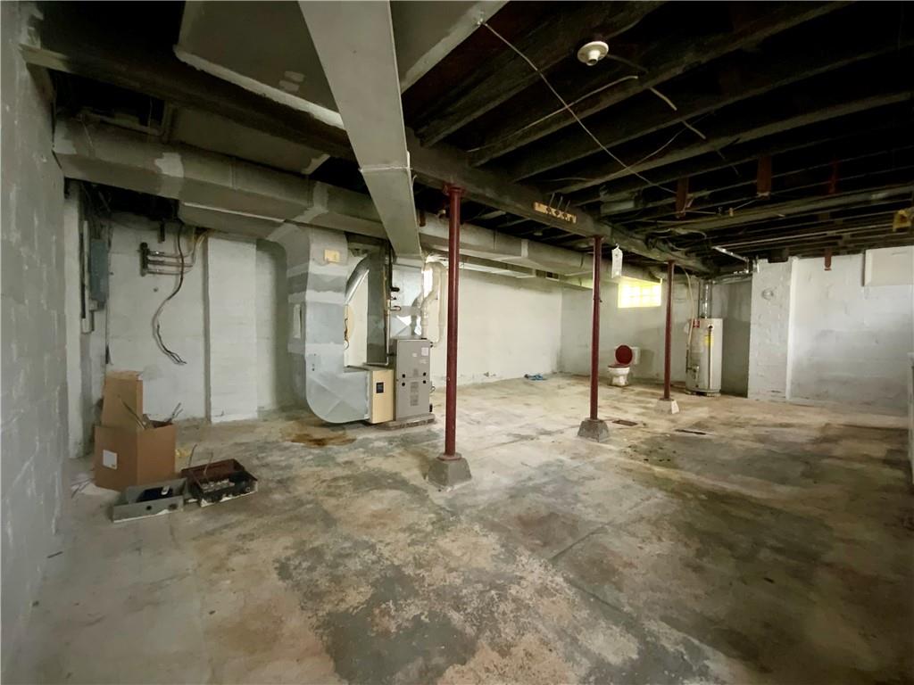 1109 Progress Street McKees Rocks, PA 15136 - Photo 21 of 30 a view of a garage