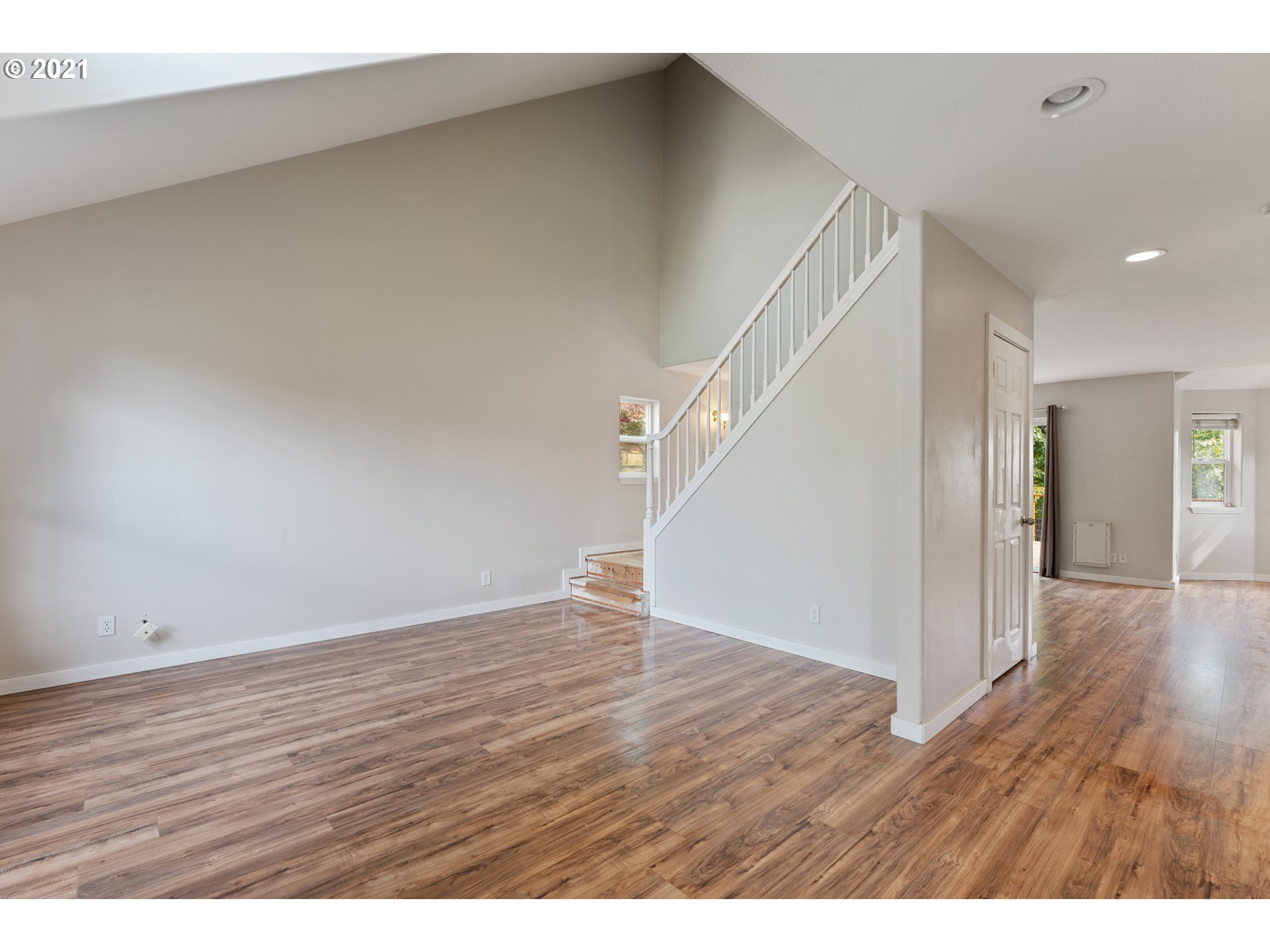 2002 Northwest Cascade Street Camas, WA 98607 - Photo 3 of 32 Gallery Image 3