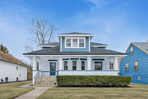 $425,000 | 1638 Oakwood Avenue, Des Plaines, IL 60016