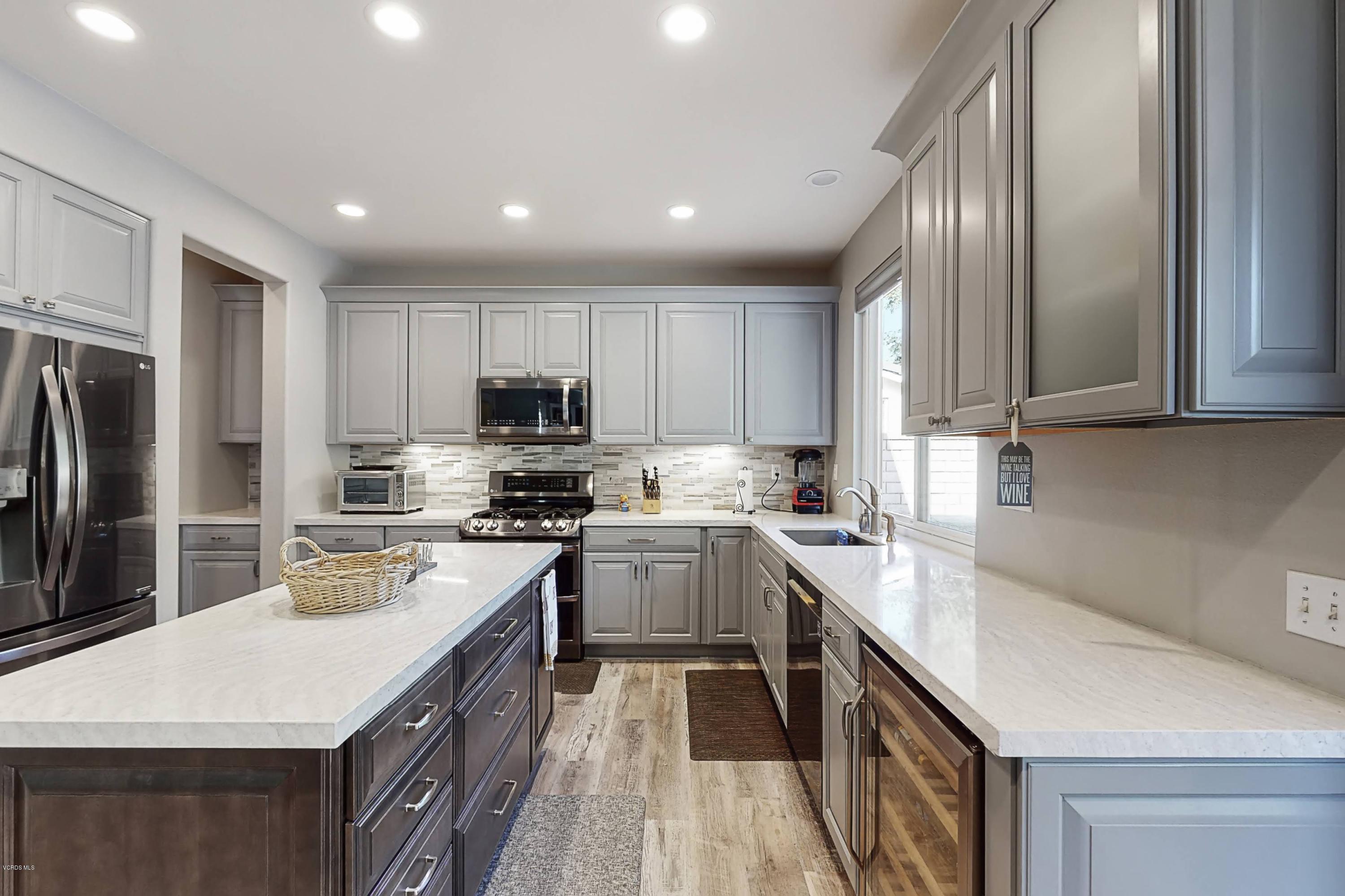 2248 Rudolph Drive Simi Valley, CA 93065 - Photo 15 of 78 2248-Rudolph-Dr-Simi-Valley-CA-93065-Uni