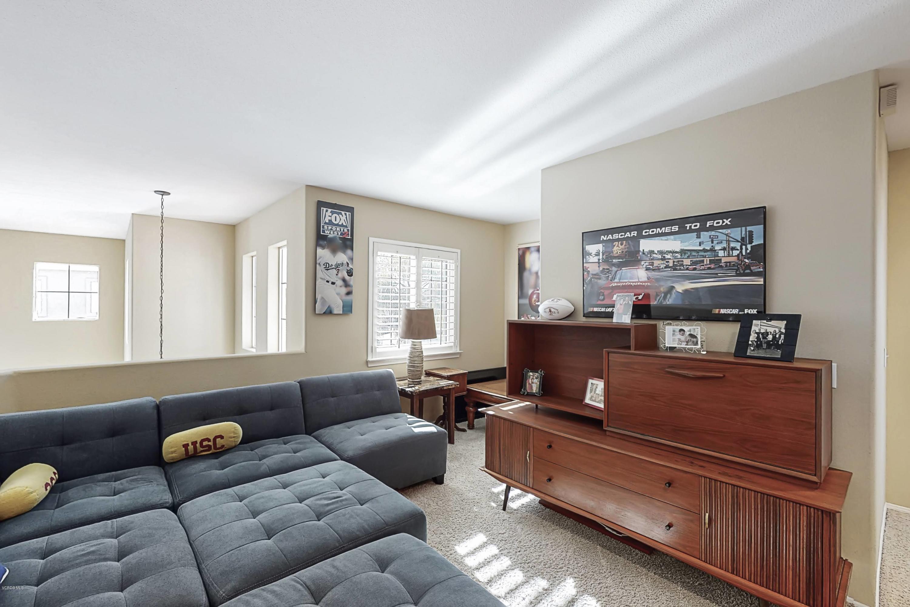 2248 Rudolph Drive Simi Valley, CA 93065 - Photo 43 of 78 2248-Rudolph-Dr-Simi-Valley-CA-93065-Uni