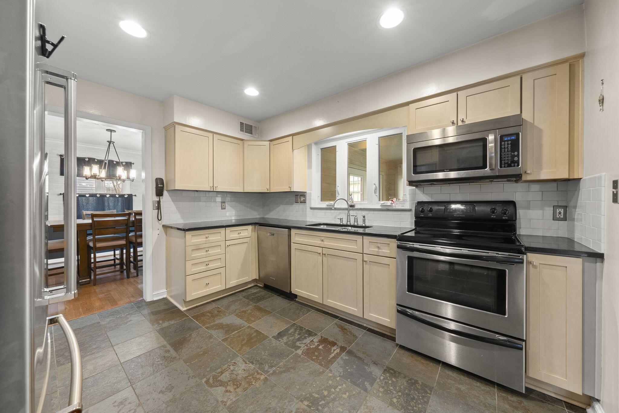 2630 Brandon Road Columbus, OH 43221 - Photo 3 of 49 3-web-or-mls-DSC03535