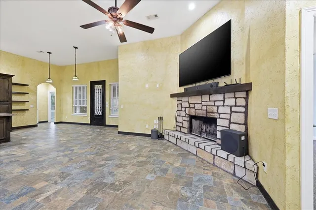 $3,225 | 12250 Charlotte Drive, Lumberton, TX 77657