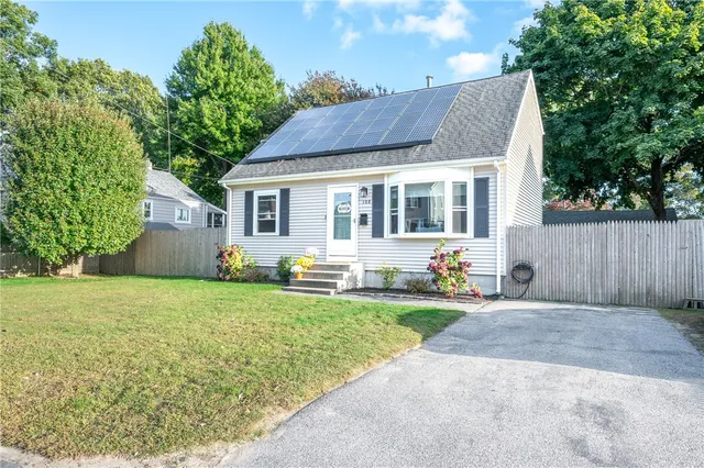 $450,000 | 108 Fern Street, Warwick, RI 02889