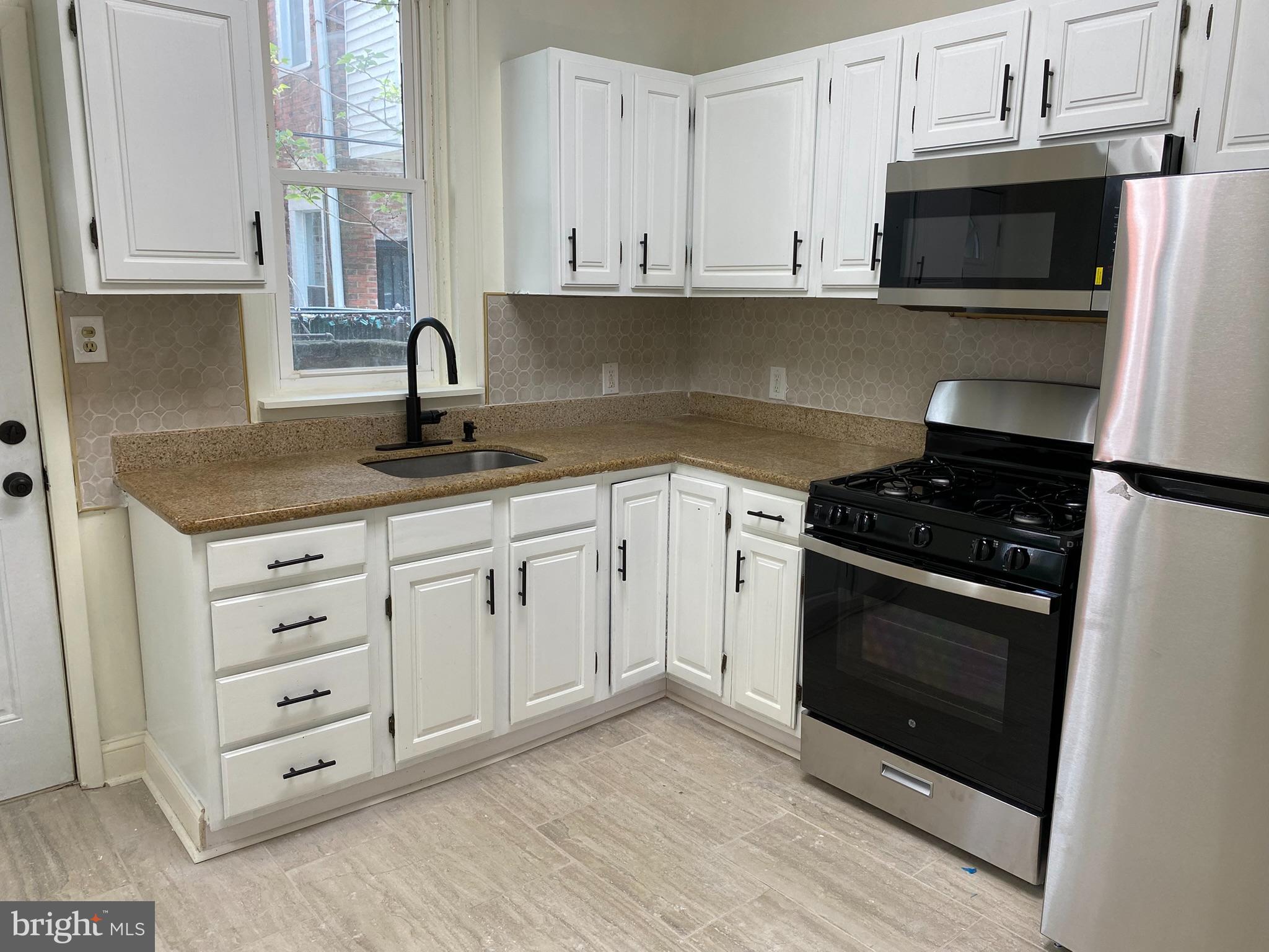 823 Hutton Street Philadelphia, PA 19104 - Photo 8 of 27