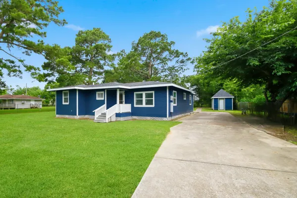 $180,000 | 40 County Road 183, Liberty, TX 77575