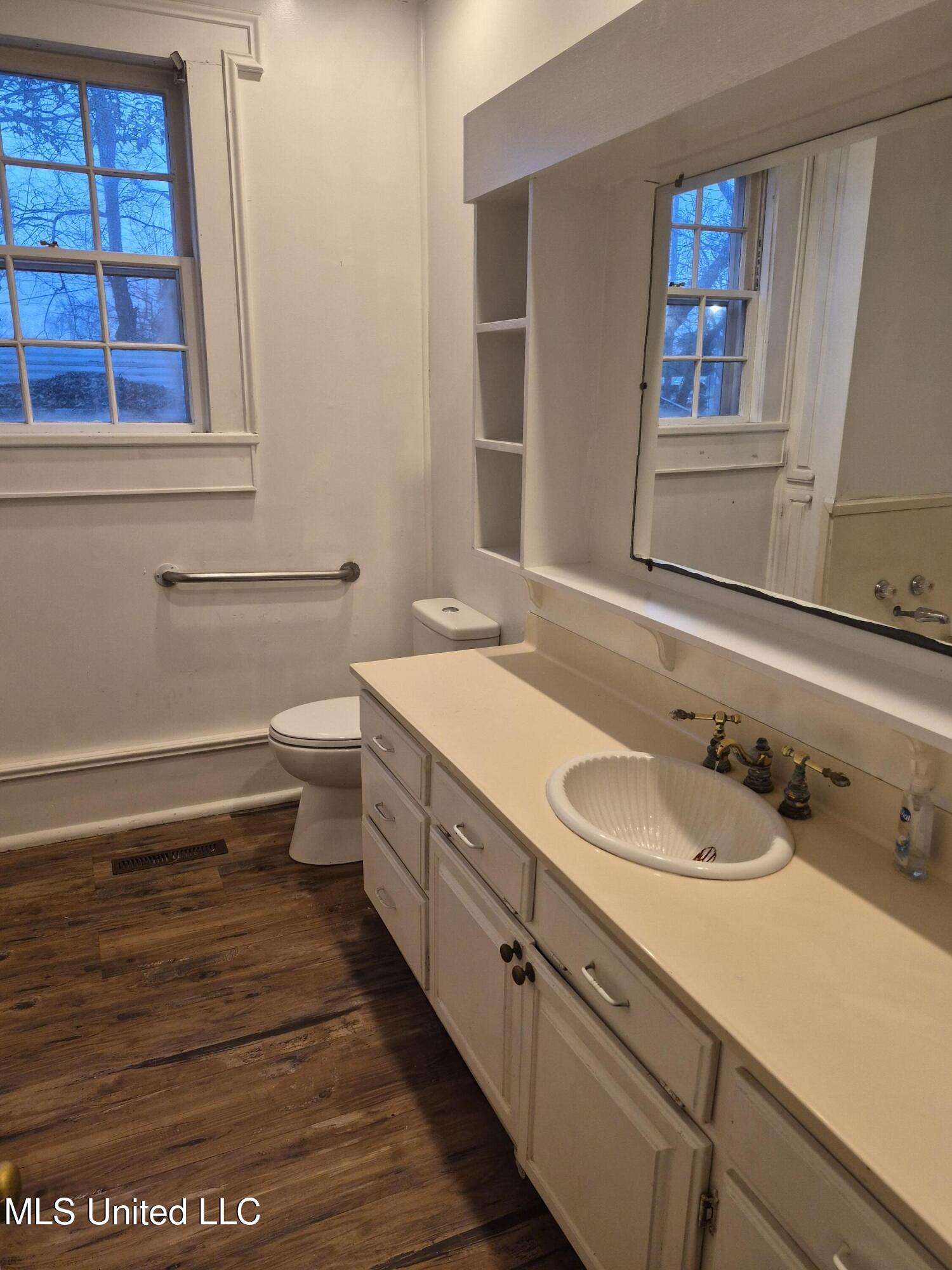 401 East First Street Forest, MS 39074 - Photo 16 of 25 8200