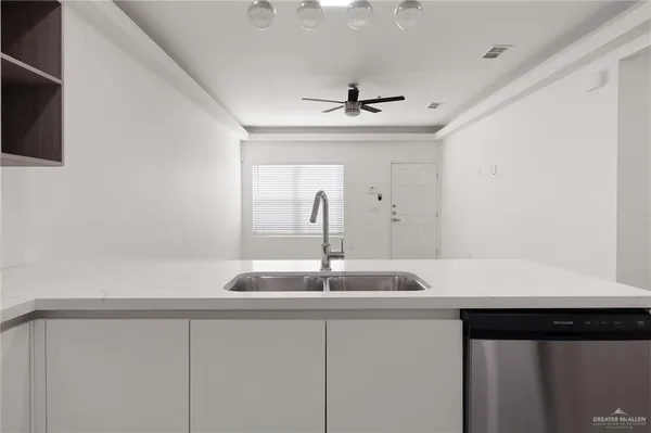 $1,250 | 901 East Yuma Avenue, Unit 1001, McAllen, TX 78503