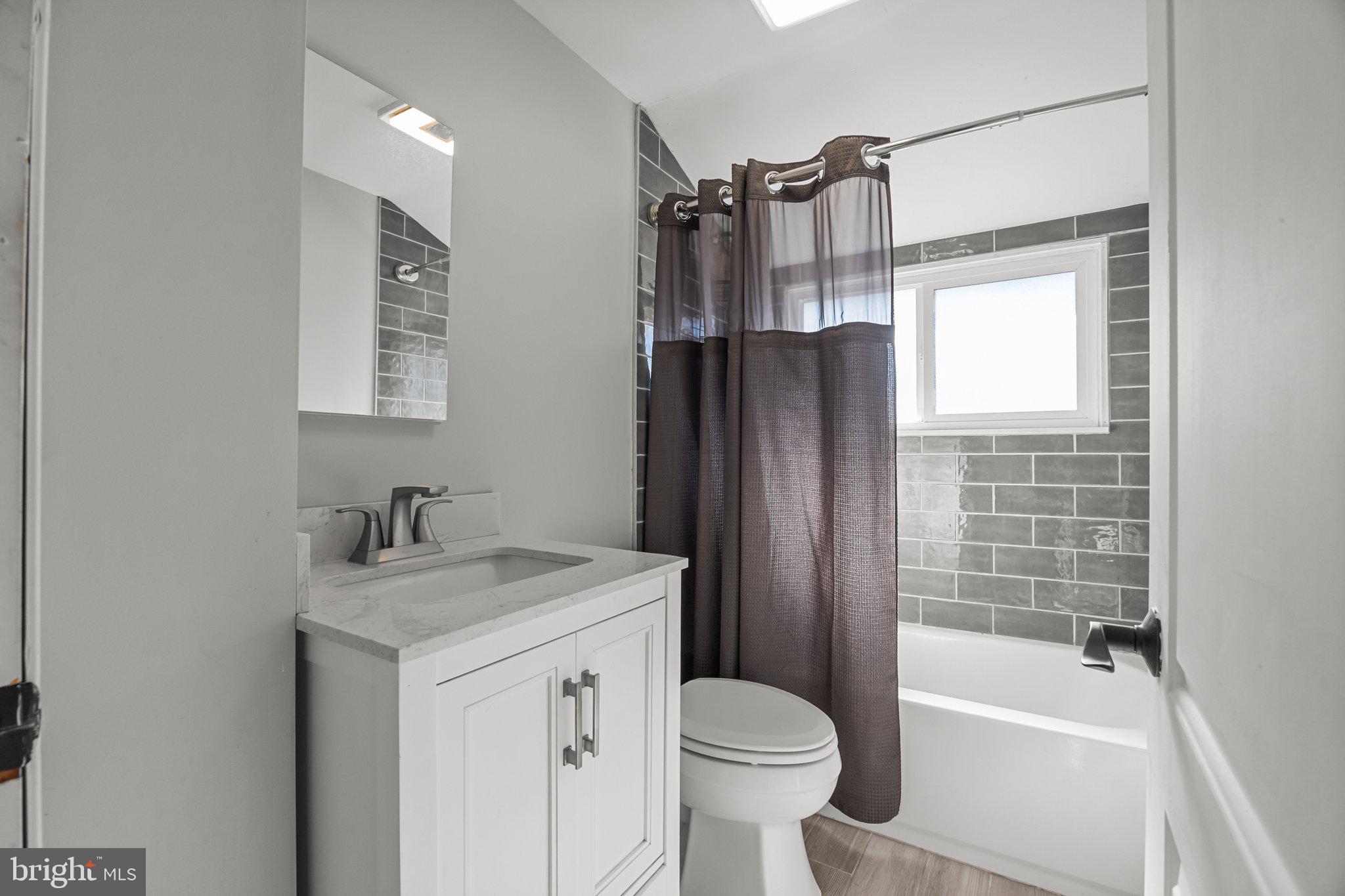 25 Queens Bridge Road Levittown, PA 19057 - Photo 14 of 22 Gallery Image 14