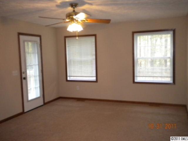 8225 Potter Road Matthews, NC 28104 - Photo 8 of 9 Gallery Image 8