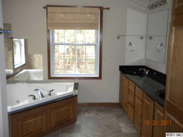 8225 Potter Road Matthews, NC 28104 - Photo 9 of 9 Gallery Image 9