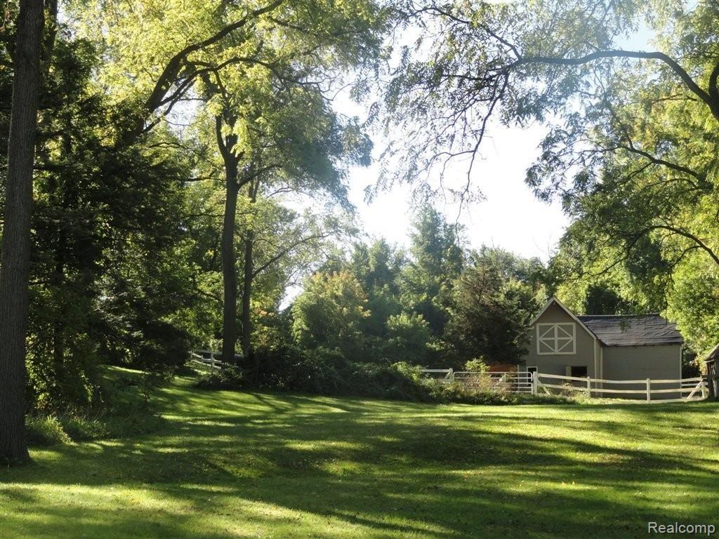 485 Rowe Road Milford, MI 48380 - Photo 35 of 98 DSC03544.JPG