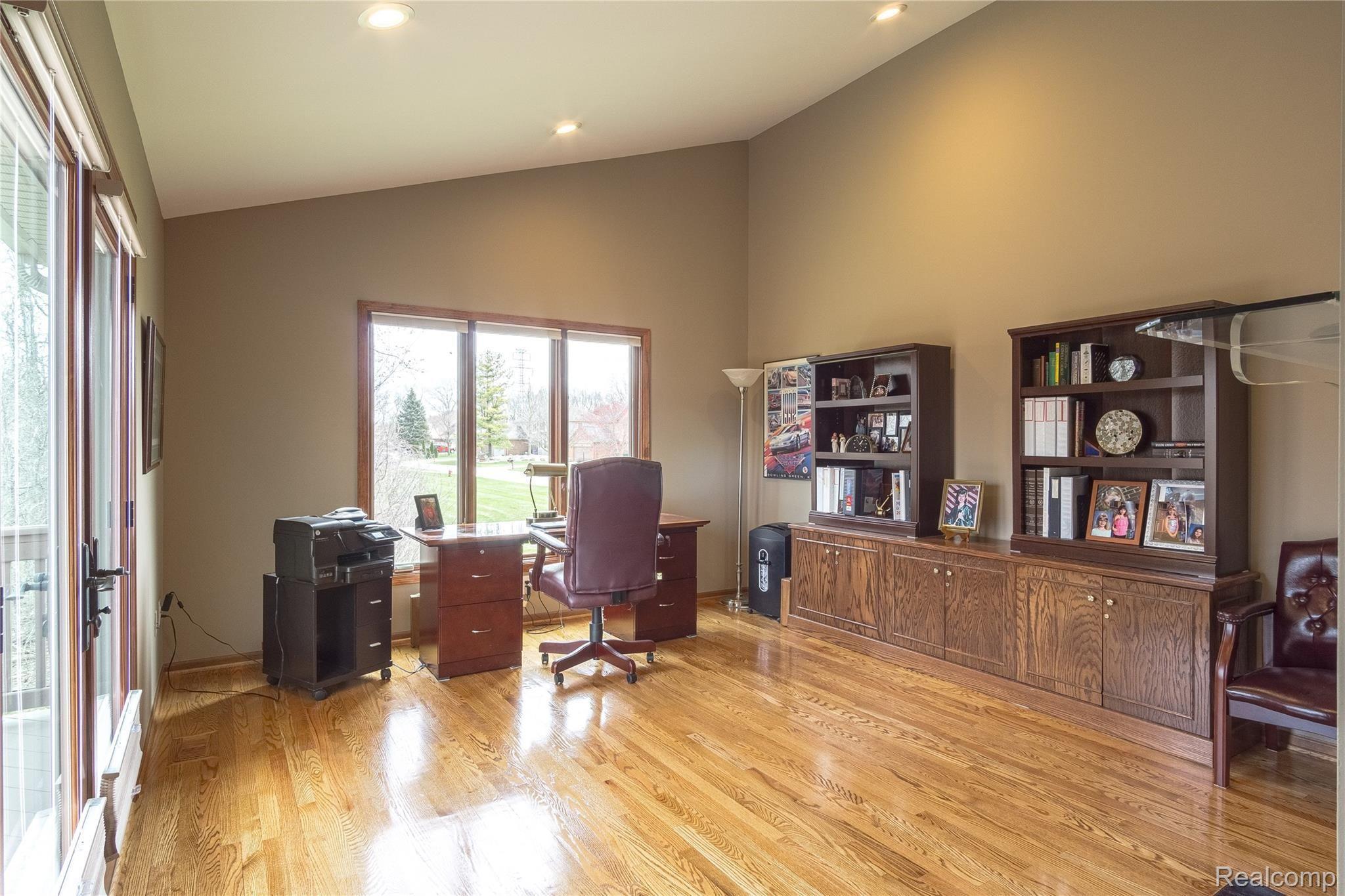 1384 Bembridge Drive Rochester, MI 48307 - Photo 13 of 61 Interiors (8 of 50).jpg