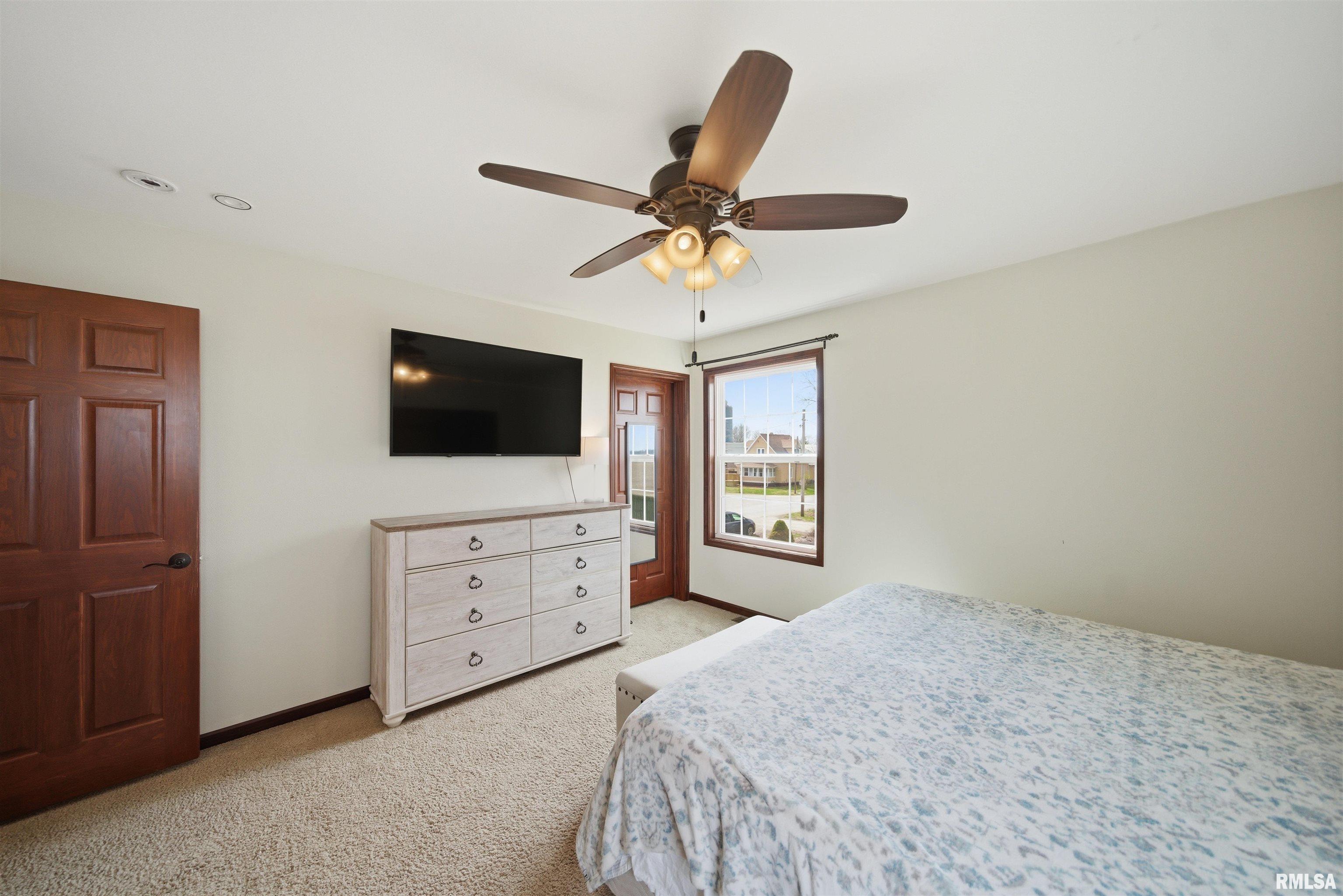 105 East Clinton Street Toulon, IL 61483 - Photo 15 of 28