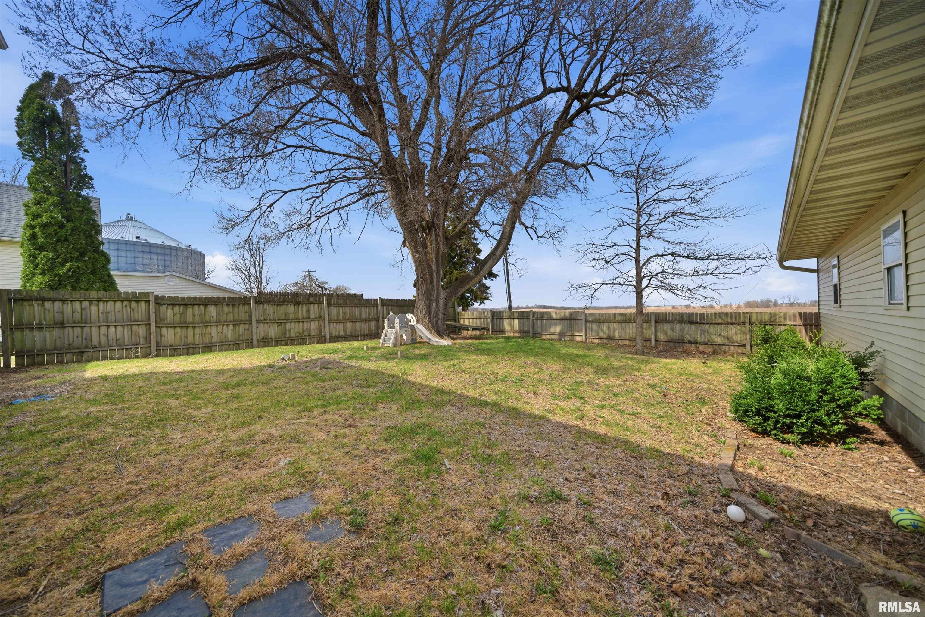 105 East Clinton Street Toulon, IL 61483 - Photo 28 of 28