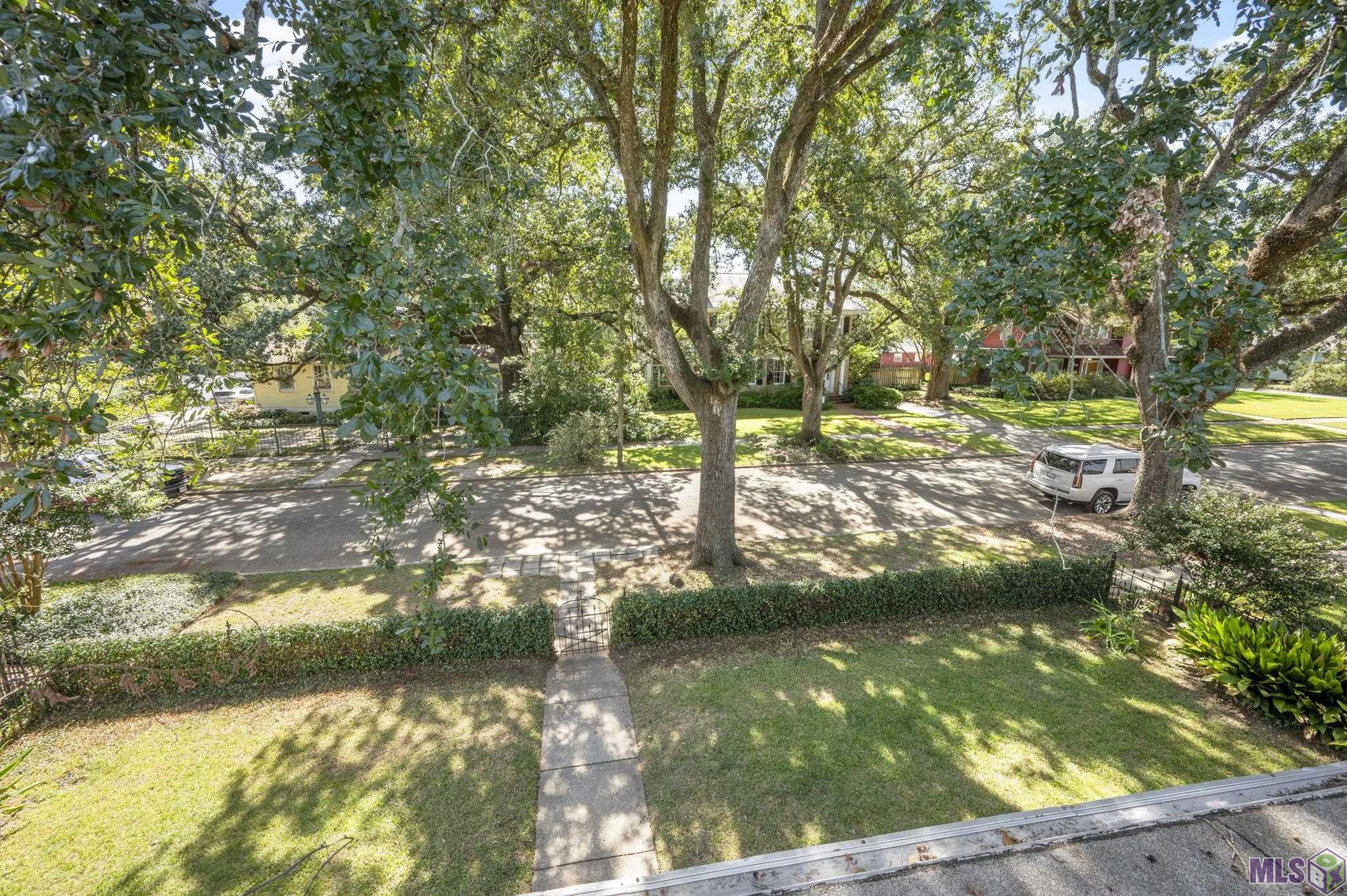2247 Oleander Street Baton Rouge, LA 70806 - Photo 33 of 43 View from balcony overlooking front yard