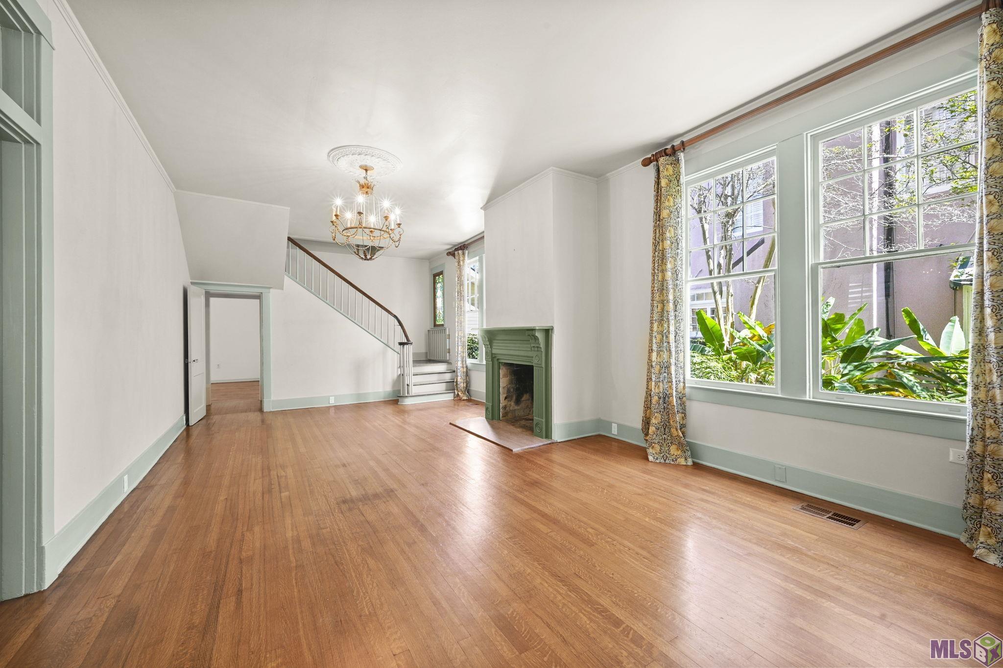 2247 Oleander Street Baton Rouge, LA 70806 - Photo 5 of 43 Living Room