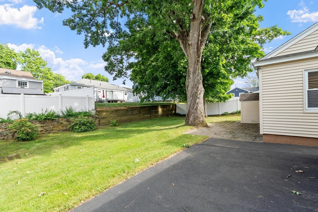 48 Chickering Street Lawrence, MA 01843 - Photo 33 of 38