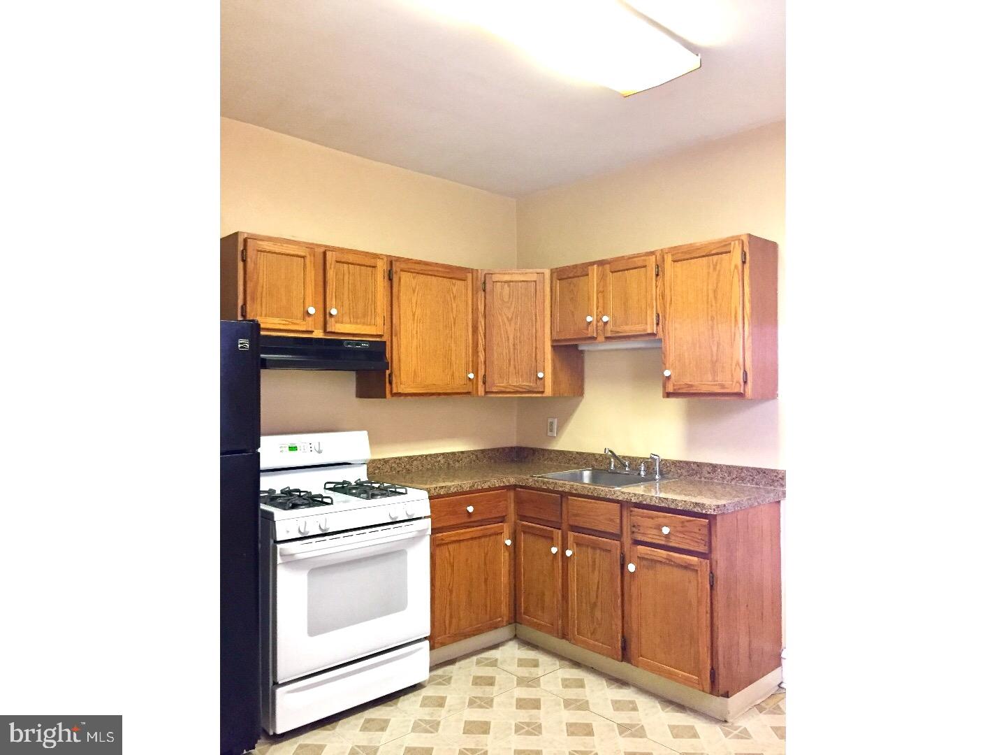 16 Golf Road Upper Darby, PA 19082 - Photo 6 of 19 Kitchen