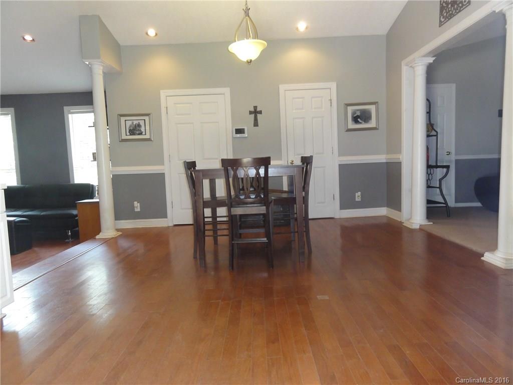 285 Frontier Road Clover, SC 29710 - Photo 3 of 21
