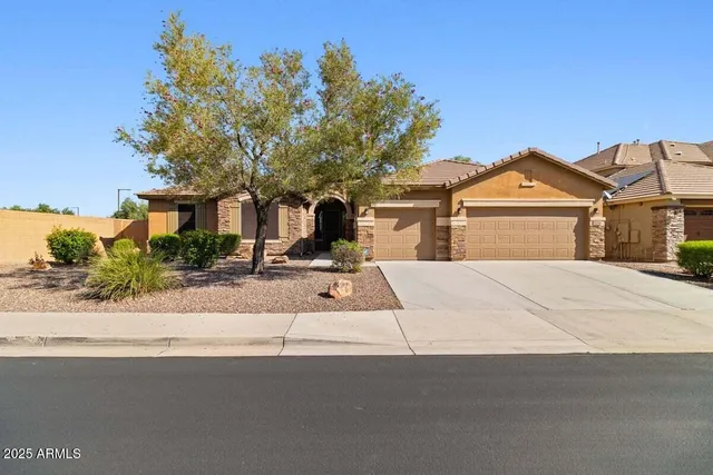 $589,900 | 18306 West Beck Lane, Surprise, AZ 85388