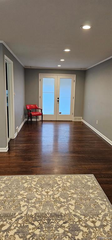 29604 Chelmsford Road Southfield, MI 48076 - Photo 3 of 27