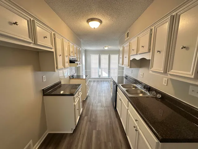 $1,795 | 4627 Chelwood Drive, Memphis, TN 38141