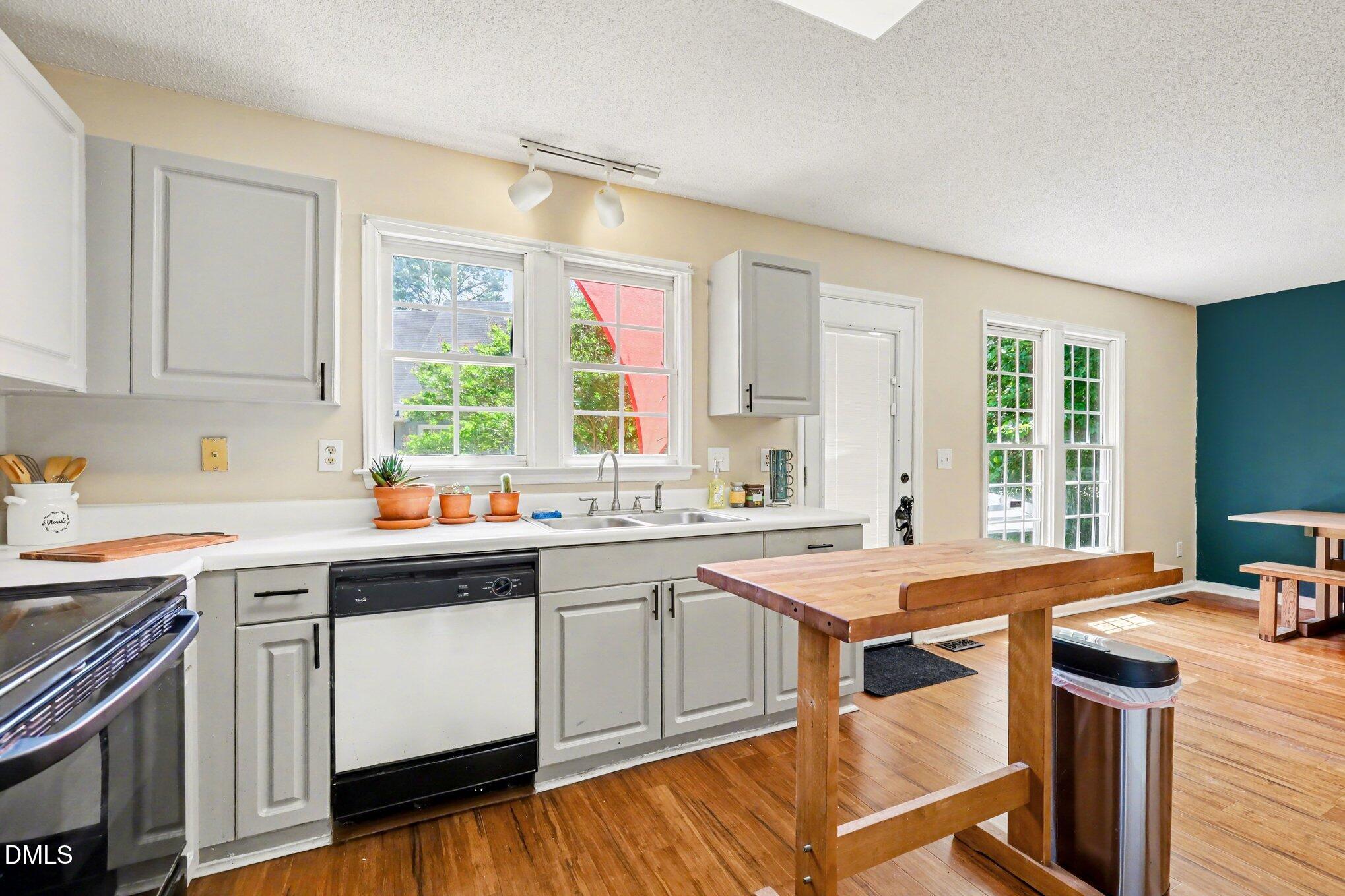 2701 Clonnel Court Raleigh, NC 27604 - Photo 10 of 33