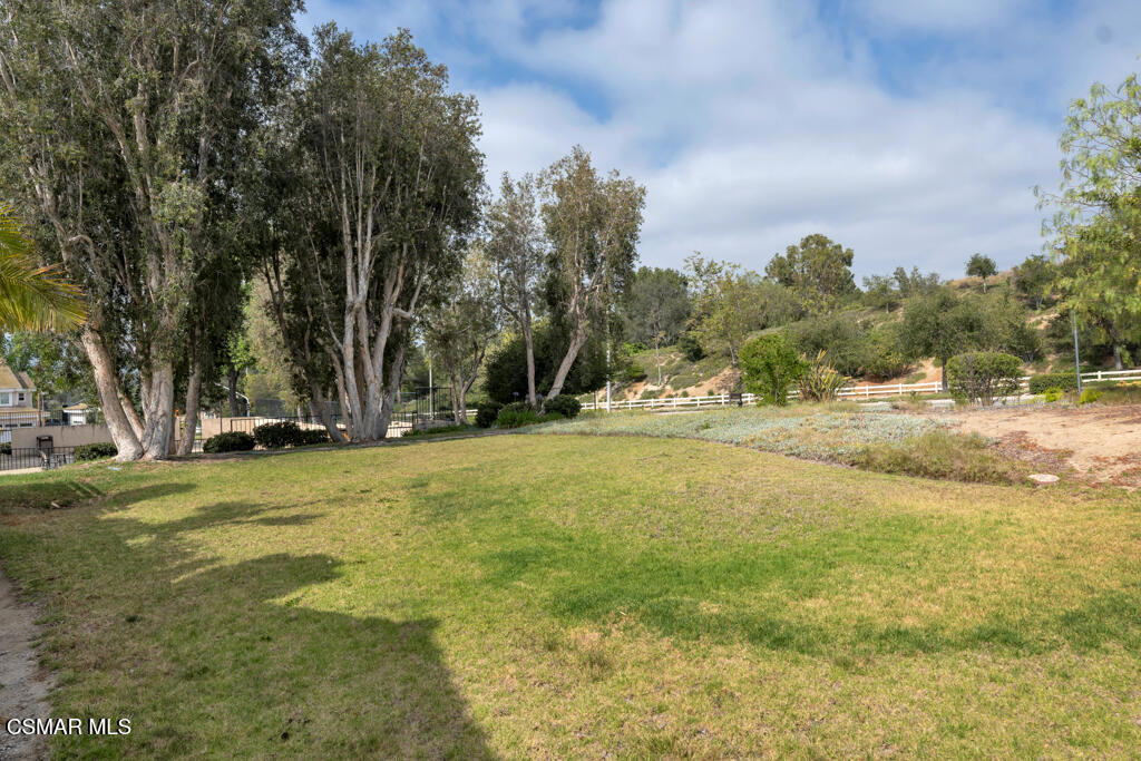2776 Erringer Road, Unit 19 Simi Valley, CA 93065 - Photo 35 of 43