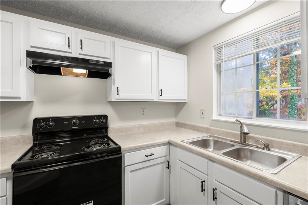 2116 Scarbrough Road Stone Mountain, GA 30088 - Photo 4 of 28