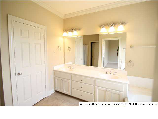 10818 Springtree Avenue Baton Rouge, LA 70810 - Photo 5 of 19 Gallery Image 5