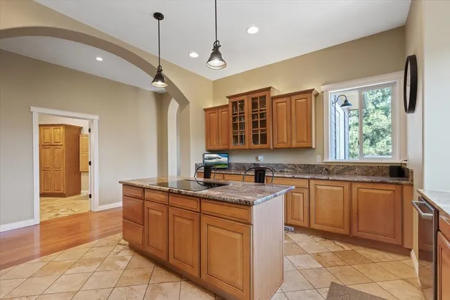 $1,040,000 | 7105 South Saddle Ridge Road, Spokane Valley, WA 99016