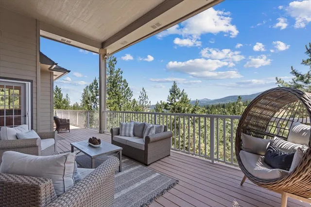 $1,040,000 | 7105 South Saddle Ridge Road, Spokane Valley, WA 99016