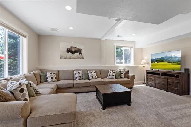 $1,040,000 | 7105 South Saddle Ridge Road, Spokane Valley, WA 99016