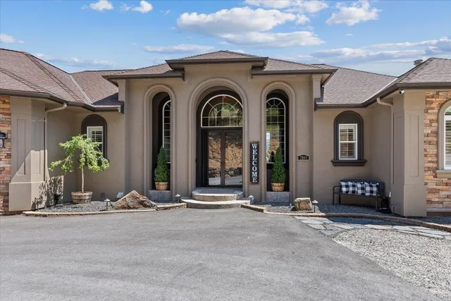 $1,040,000 | 7105 South Saddle Ridge Road, Spokane Valley, WA 99016