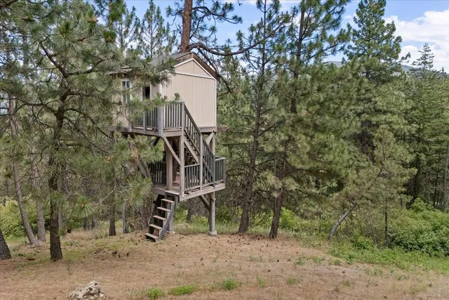 $1,040,000 | 7105 South Saddle Ridge Road, Spokane Valley, WA 99016