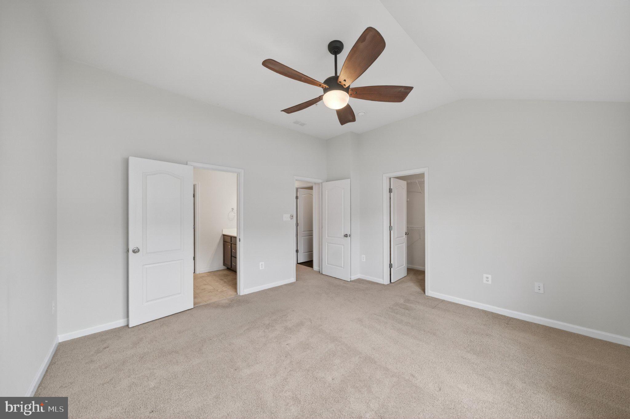 8475 Randell Ridge Road Frederick, MD 21704 - Photo 19 of 36 Spacious room with vaulted ceiling.