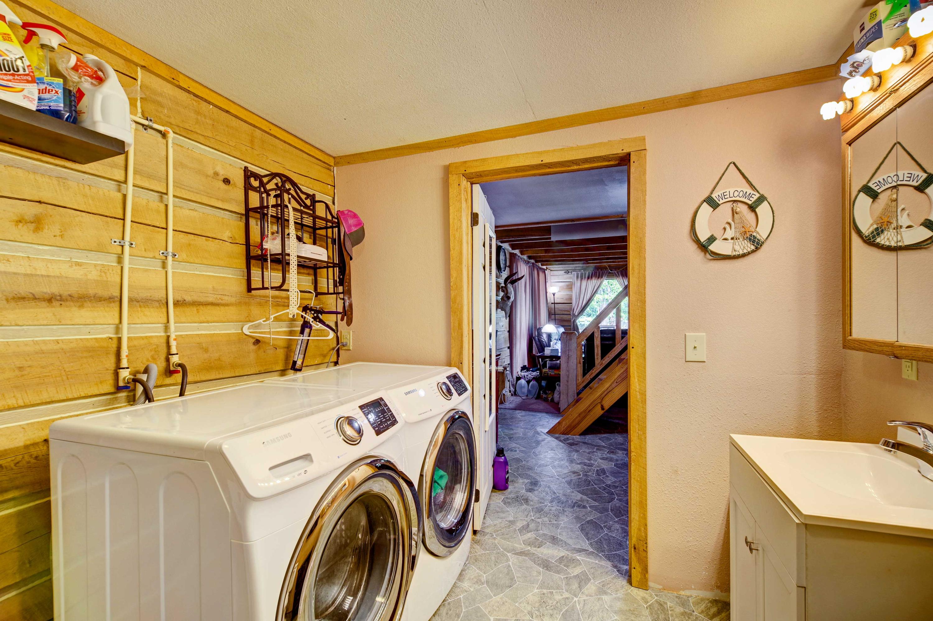 907 Lowes Branch Road La Follette, TN 37766 - Photo 16 of 31 Cabin1_Laundry