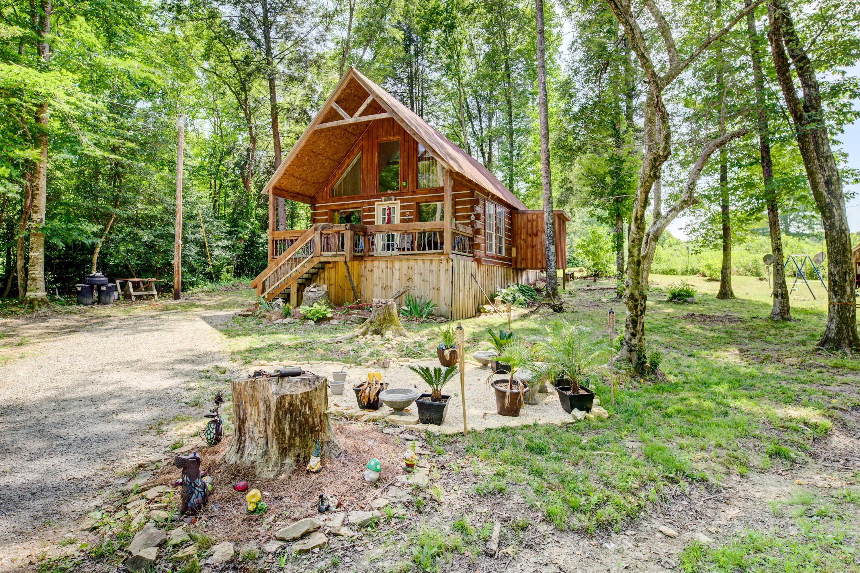 907 Lowes Branch Road La Follette, TN 37766 - Photo 18 of 31 Cabin2_Exterior1