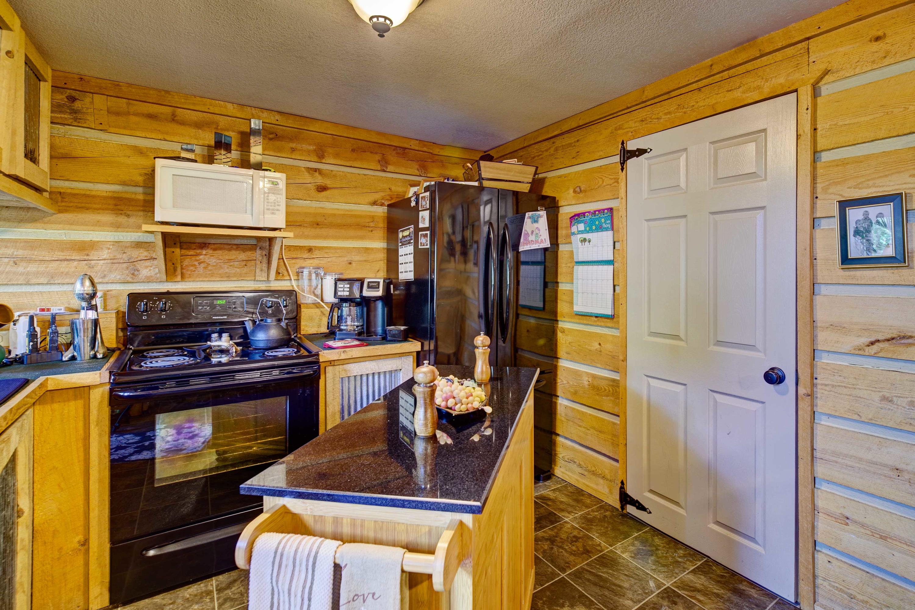 907 Lowes Branch Road La Follette, TN 37766 - Photo 24 of 31 Cabin2_Kitchen1