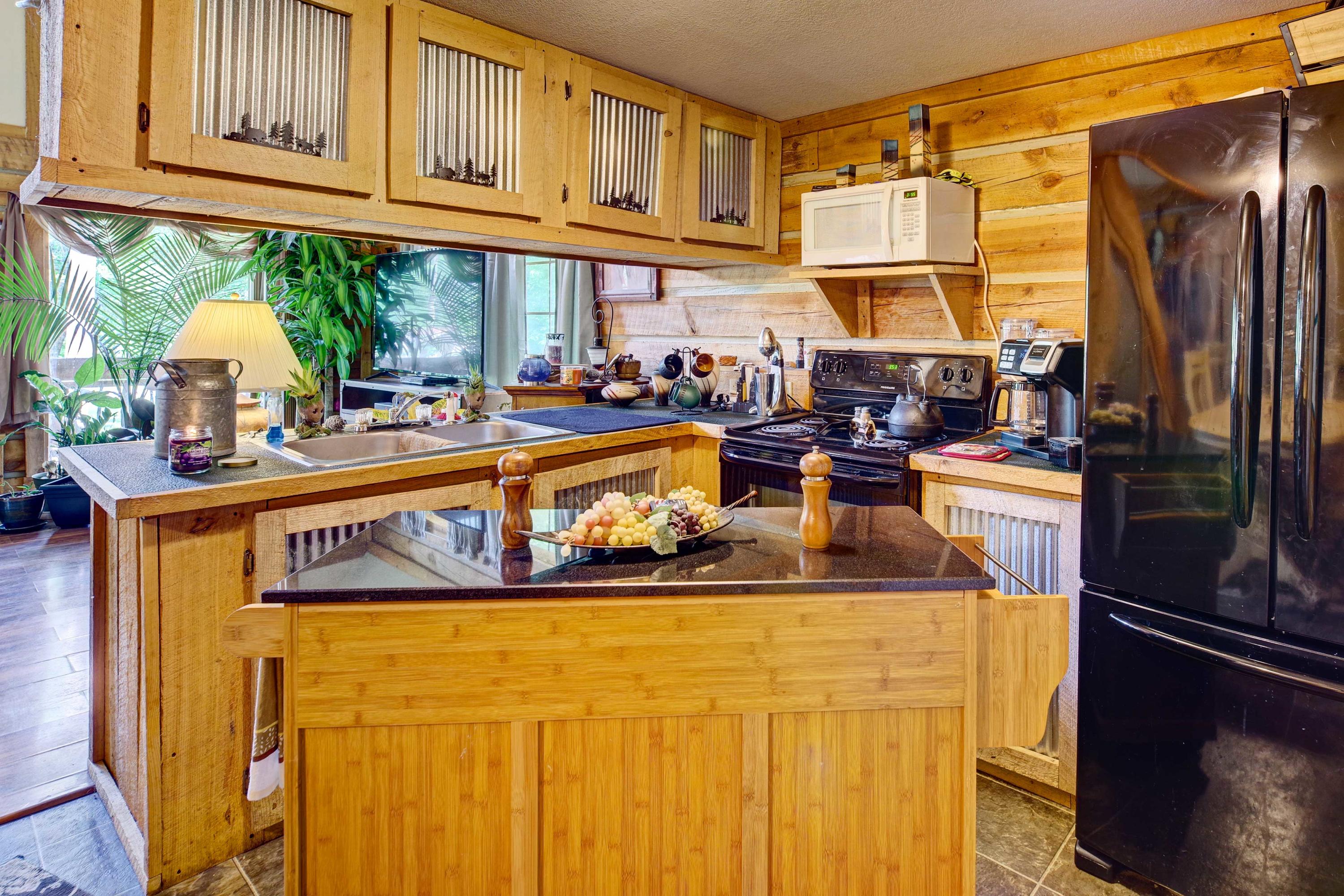 907 Lowes Branch Road La Follette, TN 37766 - Photo 25 of 31 Cabin2_Kitchen2