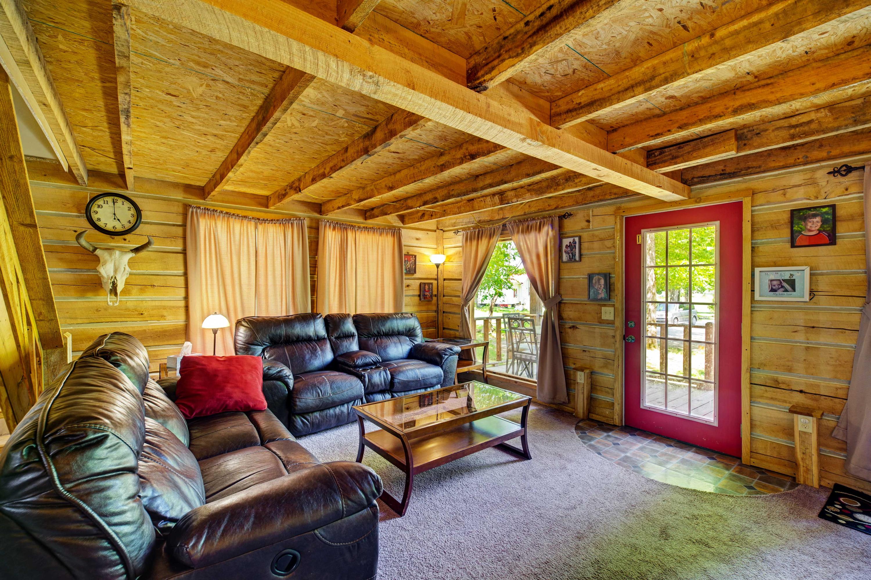 907 Lowes Branch Road La Follette, TN 37766 - Photo 5 of 31 Cabin1_Livingroom2