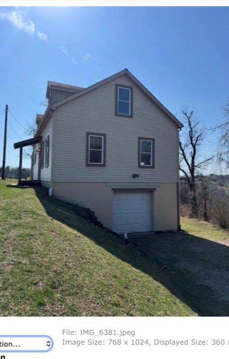 One car garage - several move driveway spots