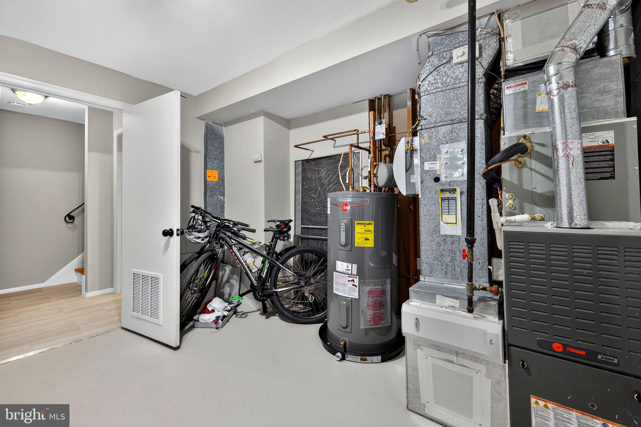 6517 Orono Court Springfield, VA 22152 - Photo 31 of 64 a view of a room with gym equipment