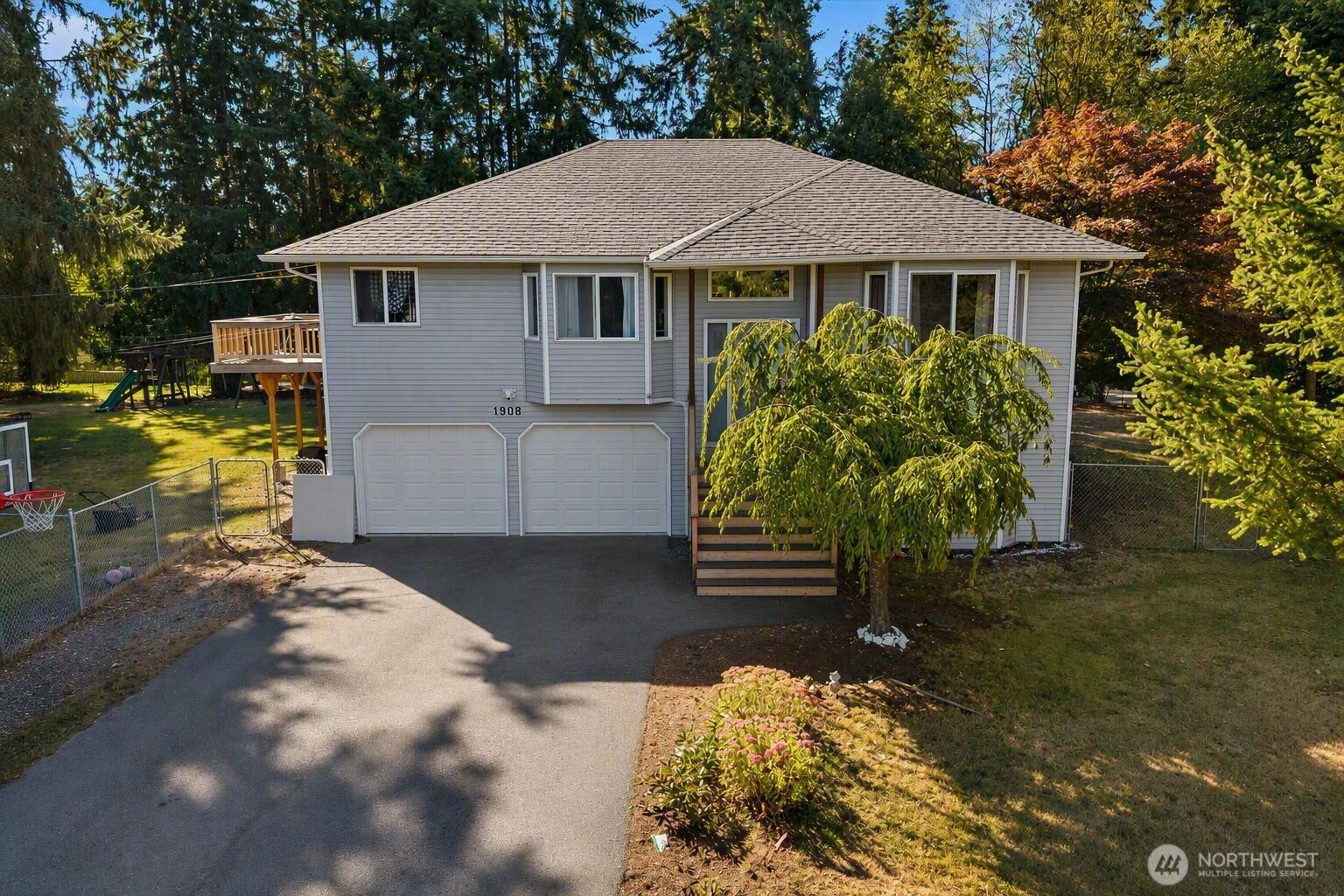 1908 Oak Road Lynnwood, WA 98087 - Photo 1 of 40 Gallery Image 1