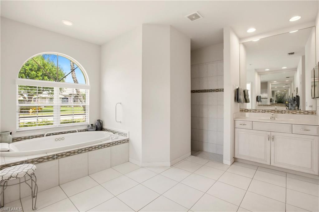 10815 Phoenix Way Naples, FL 34119 - Photo 19 of 34