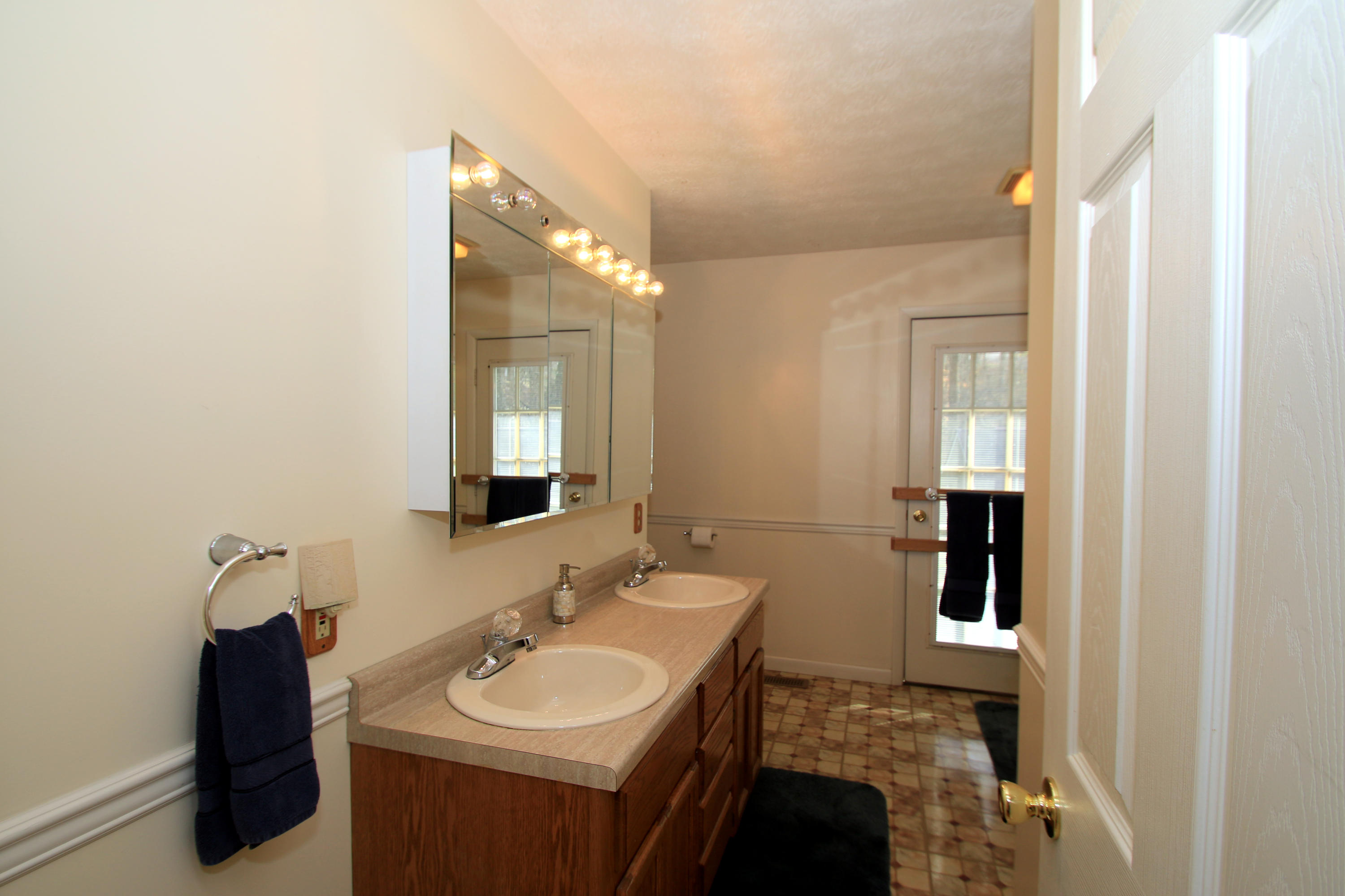 219 Oak Road Powell, TN 37849 - Photo 14 of 40 13-IMG_9684