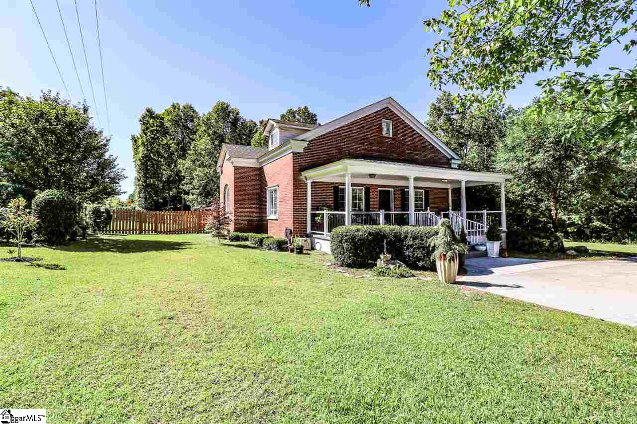 1231 Chinquapin Road Travelers Rest, SC 29690 - Photo 2 of 36 Gallery Image 2